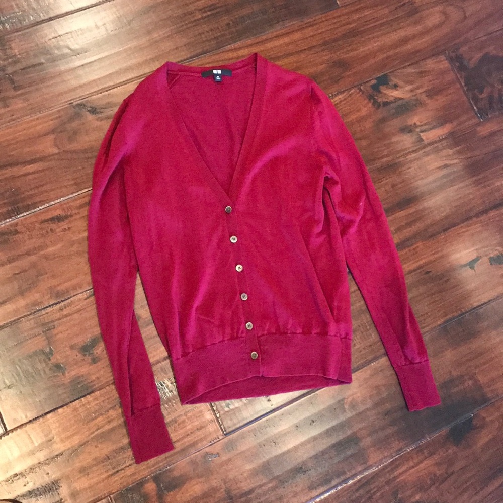 Uniqlo cardigan size XS burgundy
